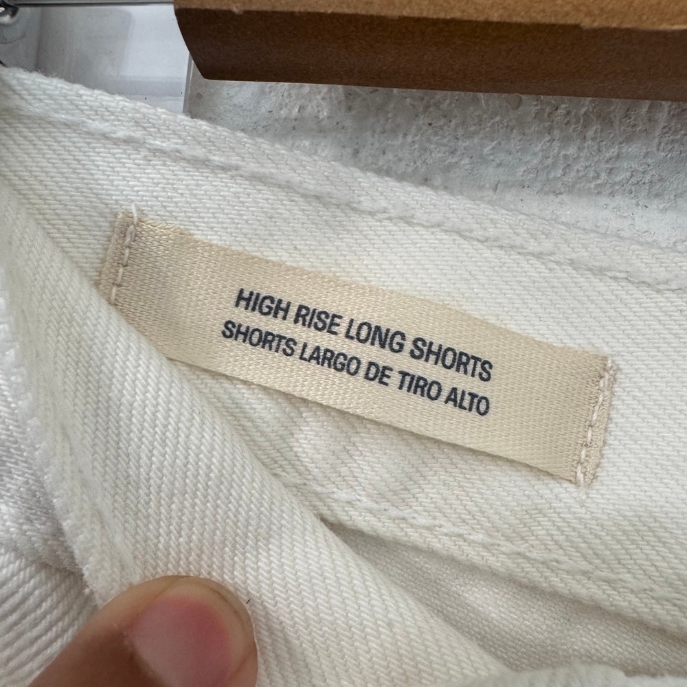 Universal Thread Womens High Rise Long Shorts Denim Size 2 NEW Off White Cream - Picture 3 of 6